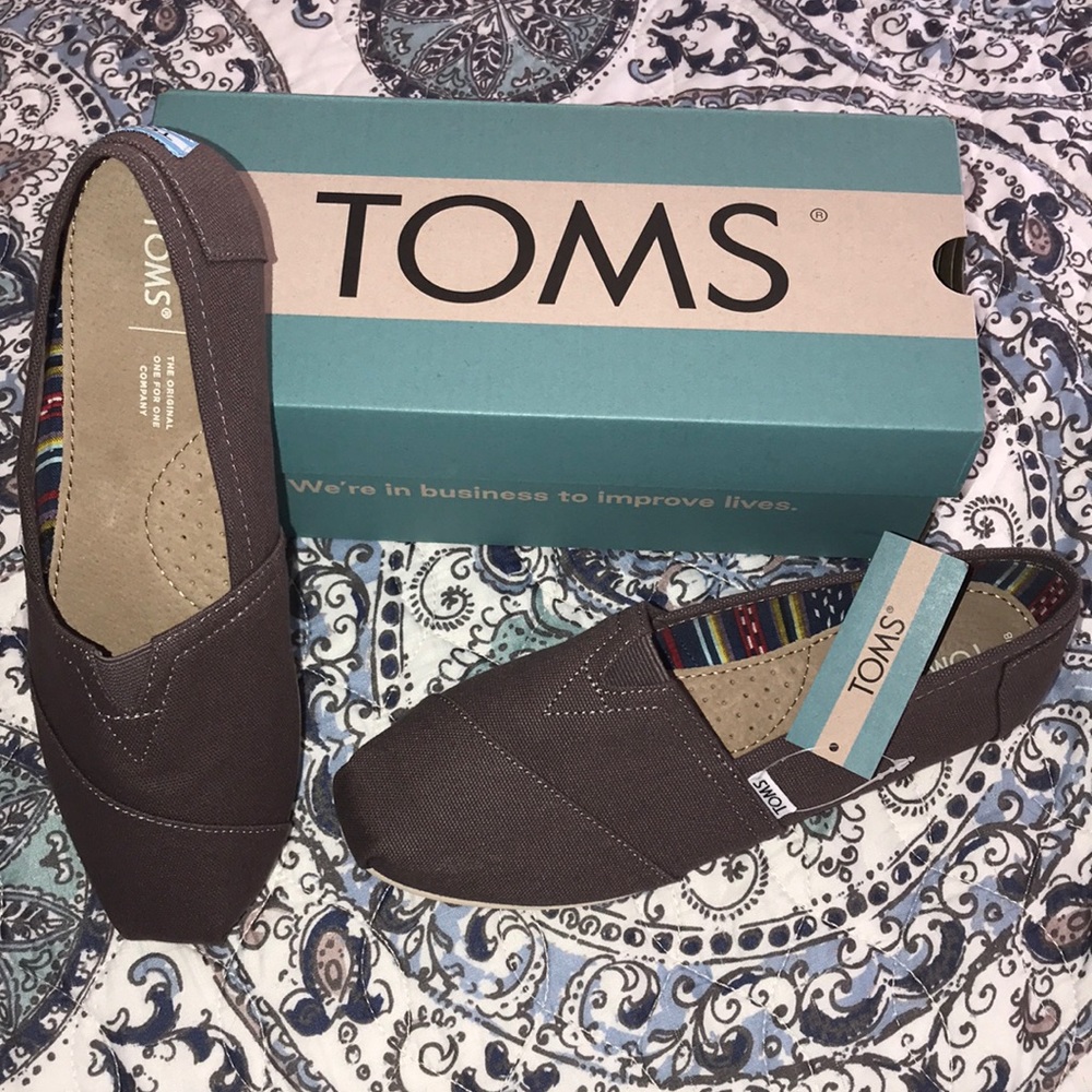 NWT Toms! Women’s Size 8 🤎